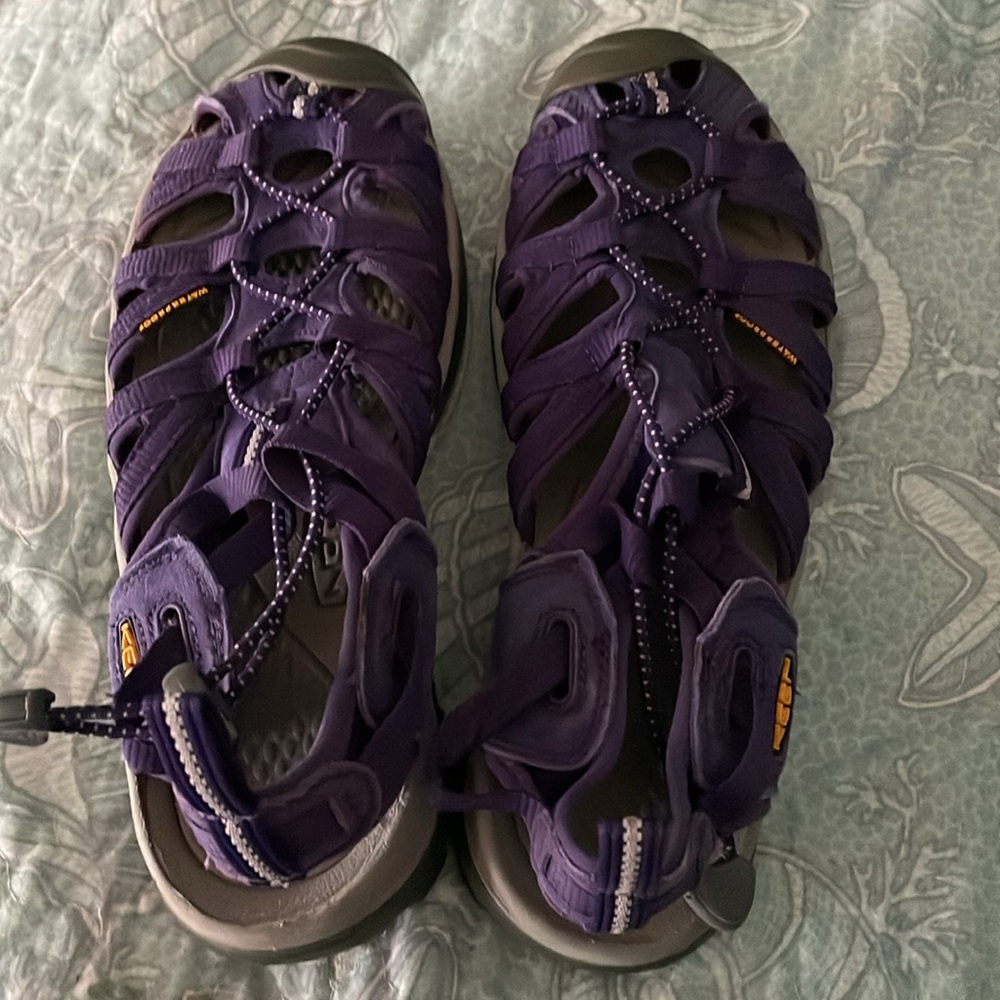 Keen whisper purple sandals 7.5